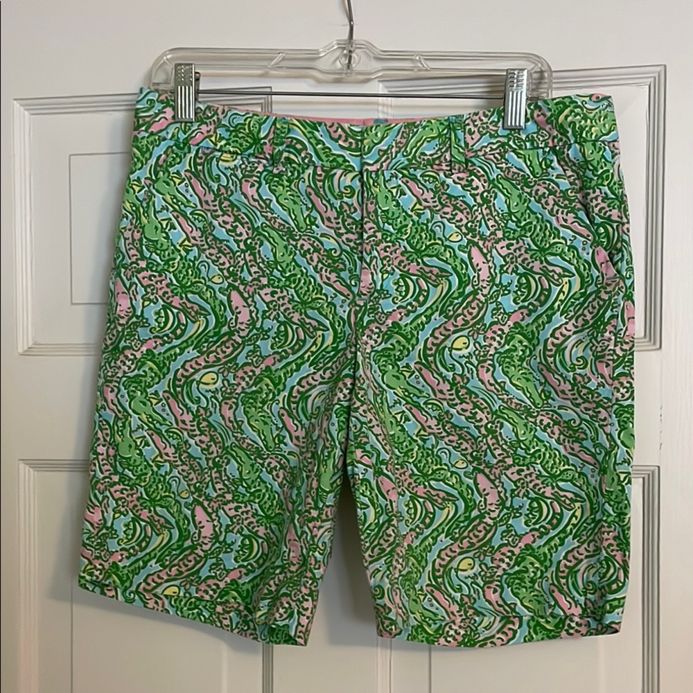 Lilly Pulitzer Avenue Shorts size 6